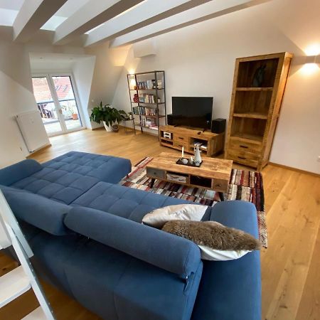 Modernes Penthouse, Nahe Wuerzburg Appartement Buitenkant foto