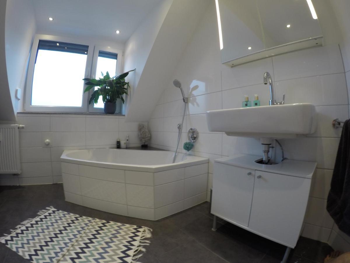 Modernes Penthouse, Nahe Wuerzburg Appartement Buitenkant foto