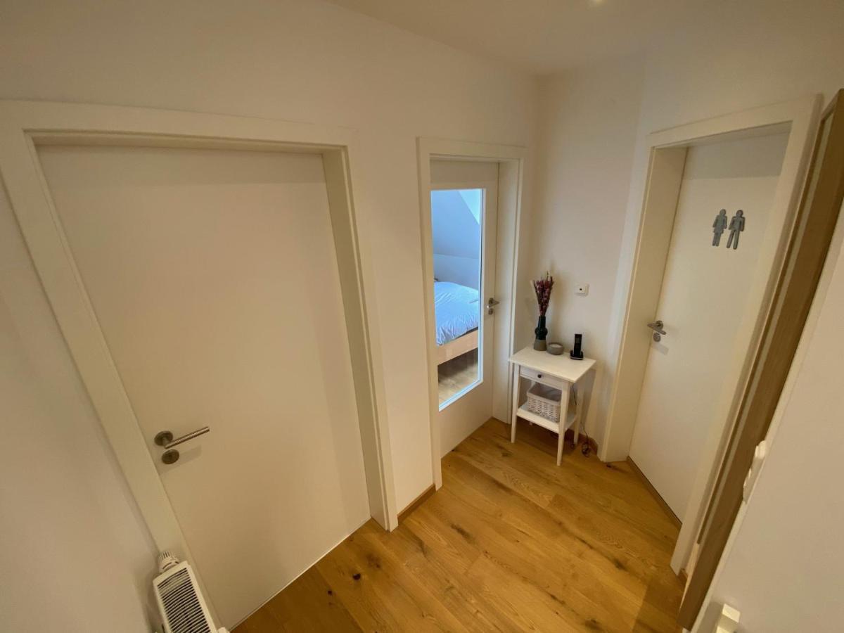 Modernes Penthouse, Nahe Wuerzburg Appartement Buitenkant foto