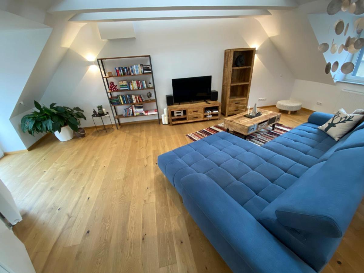 Modernes Penthouse, Nahe Wuerzburg Appartement Buitenkant foto